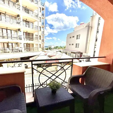 Carina - Menada * Σάνι Μπιτς